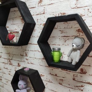 Set 3 rafturi de perete din lemn in forma hexagonala Carnival negru