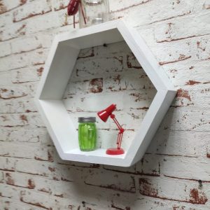 Raft de perete din lemn in forma hexagonala Carnival mic alb