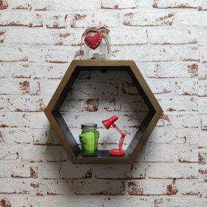 Raft de perete din lemn in forma hexagonala Carnival mare negru/auriu