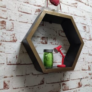 Raft de perete din lemn in forma hexagonala Carnival mic negru/auriu