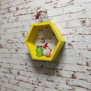 Raft de perete din lemn in forma hexagonala Carnival mare galben