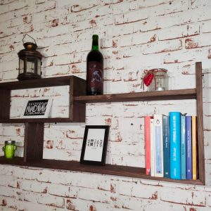 Raft de perete din lemn, Tokyo, nuc