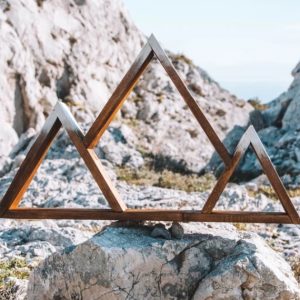 Raft de perete din lemn, Nebraska, 40 x 20 x 9.4 cm, nuc/alb