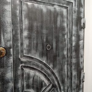 Vopsire usi model vintage - doua fete