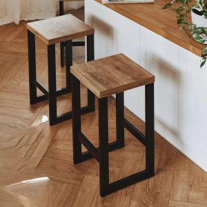 Taburet de bar industrial. Simpli